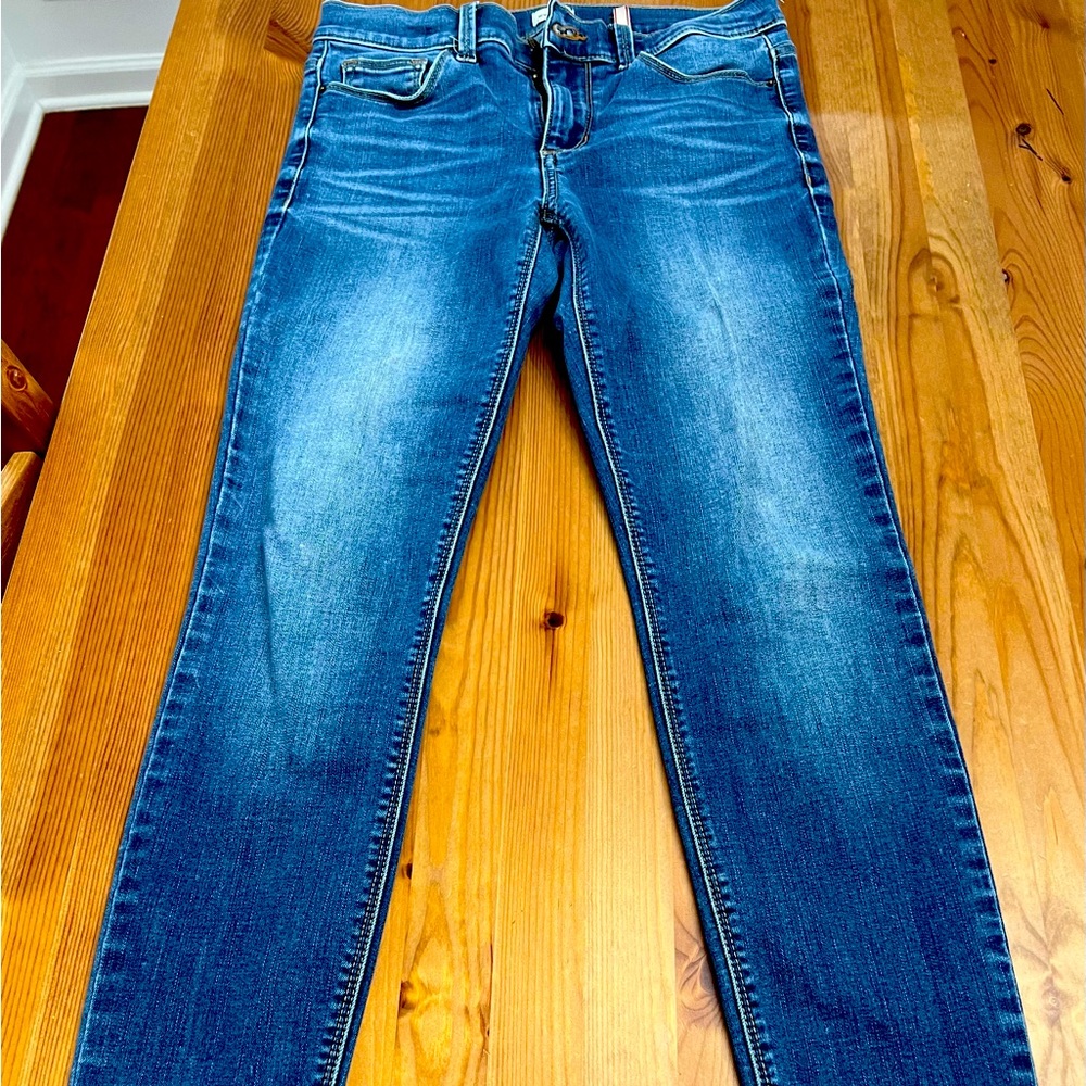 Sneak Peek size 7 mid rise jean’s great condition!